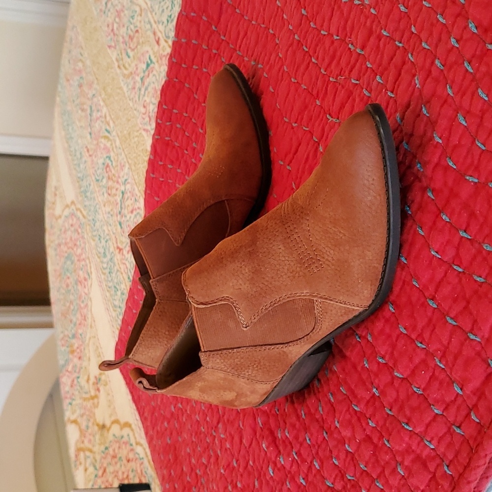 Lucky Joelle Ankle Booties